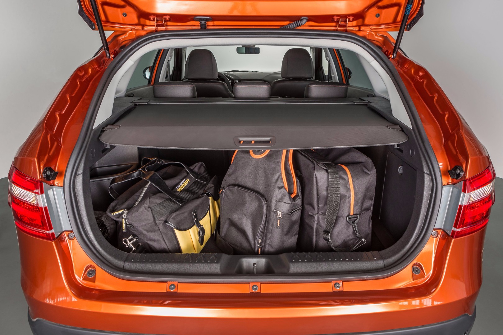 LADA Vesta SW Cross и LADA Vesta SW. Новая философия комфорта и функциональности