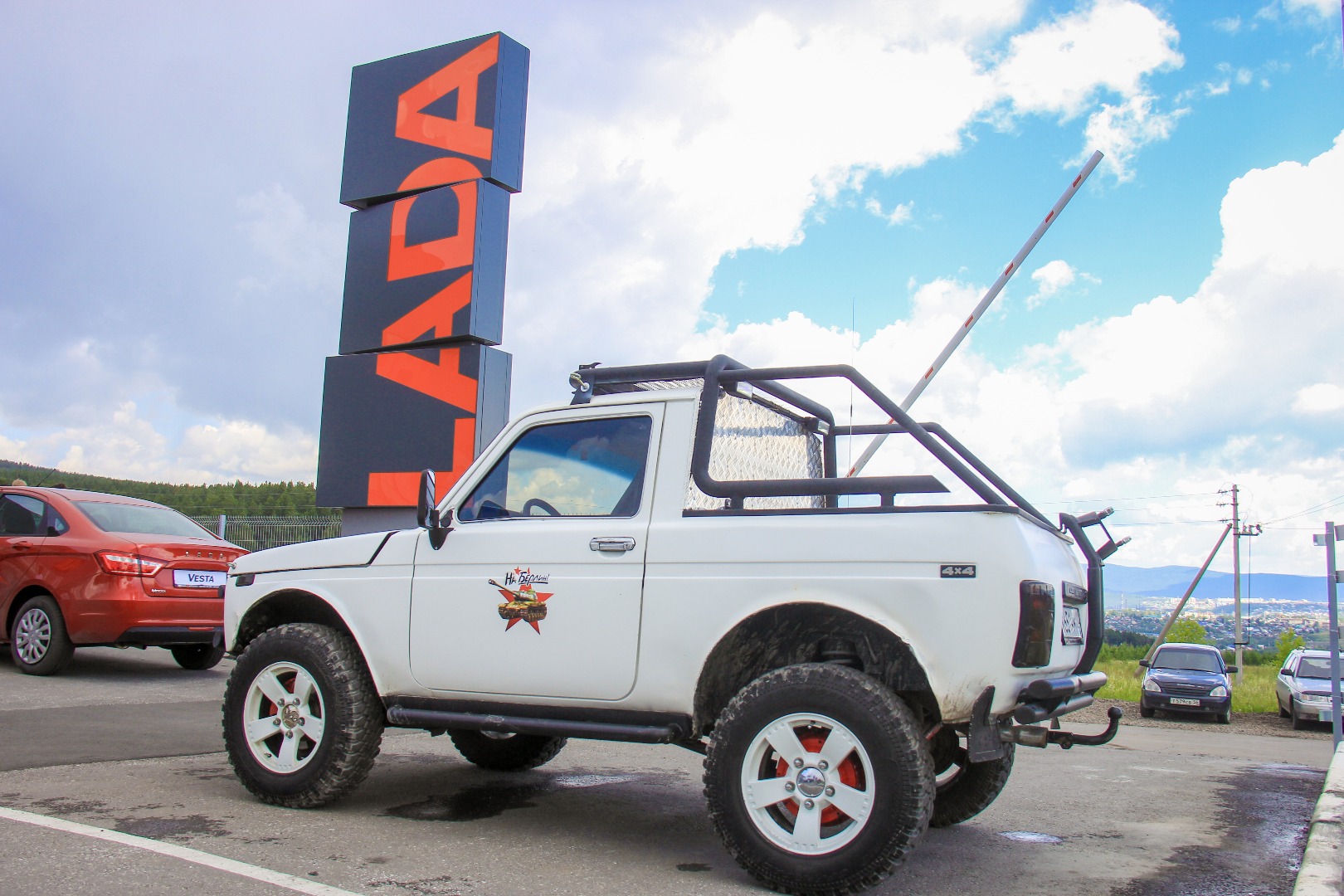 15 июля состоялось Празднование 40-летия LADA 4x4 в автосалоне АВТОЛИГА