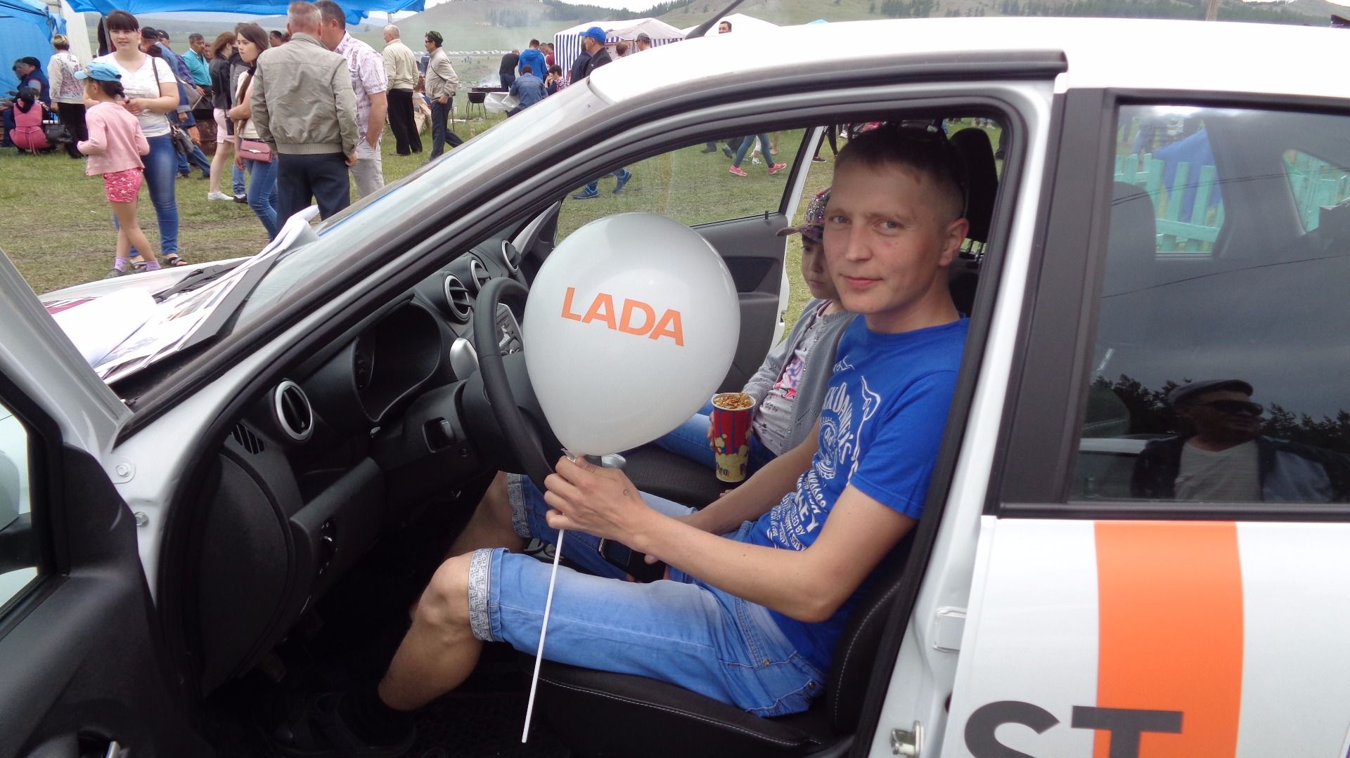 03 июня АВТОЛИГА представила официальный стенд LADA на празднике ''Сабантуй - 2017'' в городе Учалы