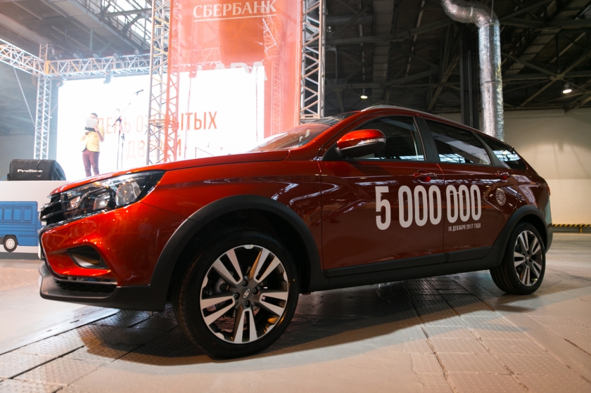 ''LADA Ижевск'' выпустил 5-миллионный автомобиль 10