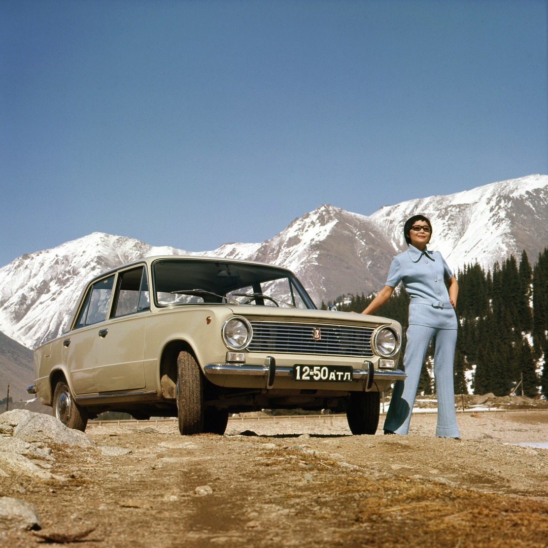 С праздником! С днем рождения Легендарной LADA 2101!