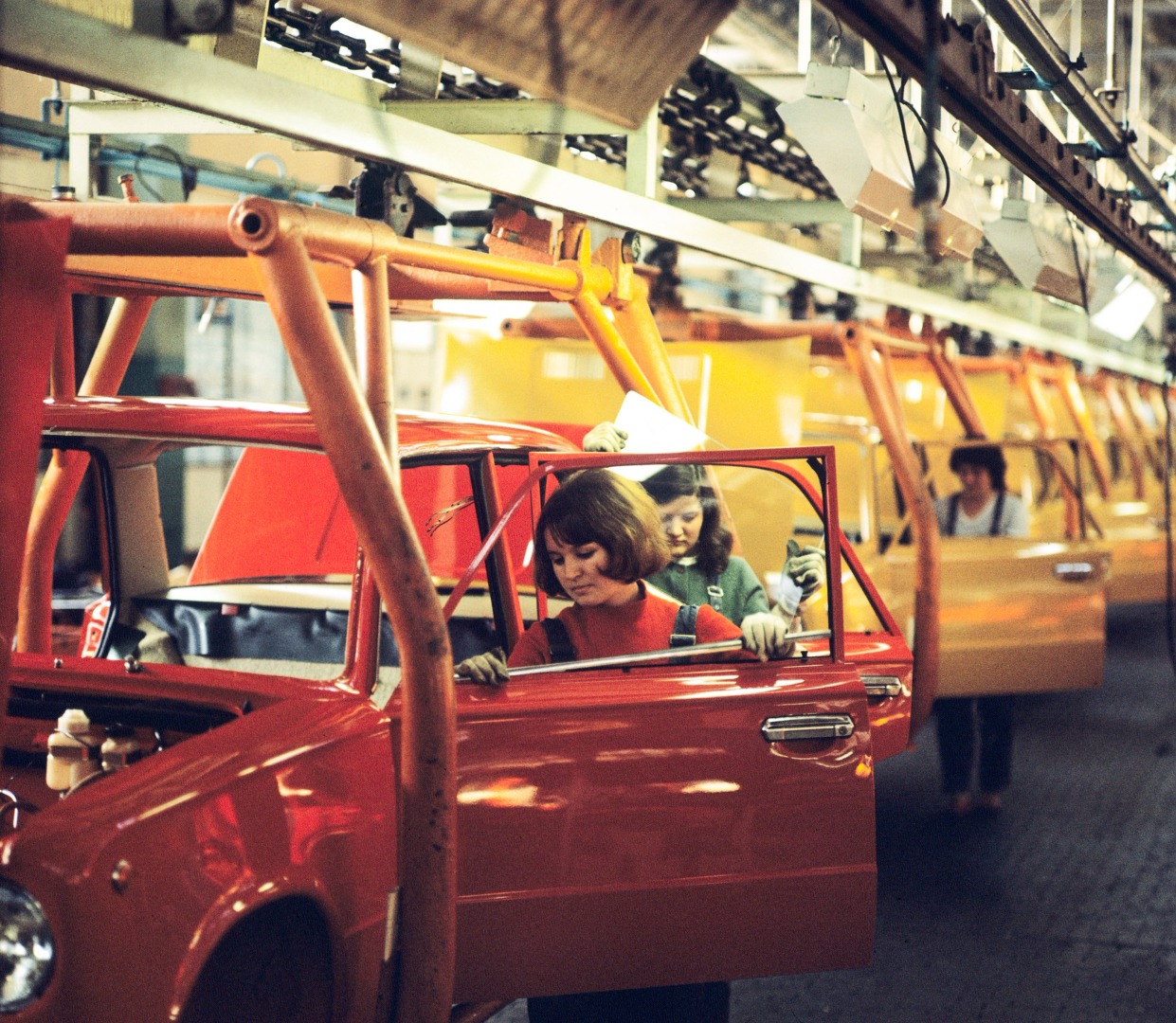 С праздником! С днем рождения Легендарной LADA 2101!