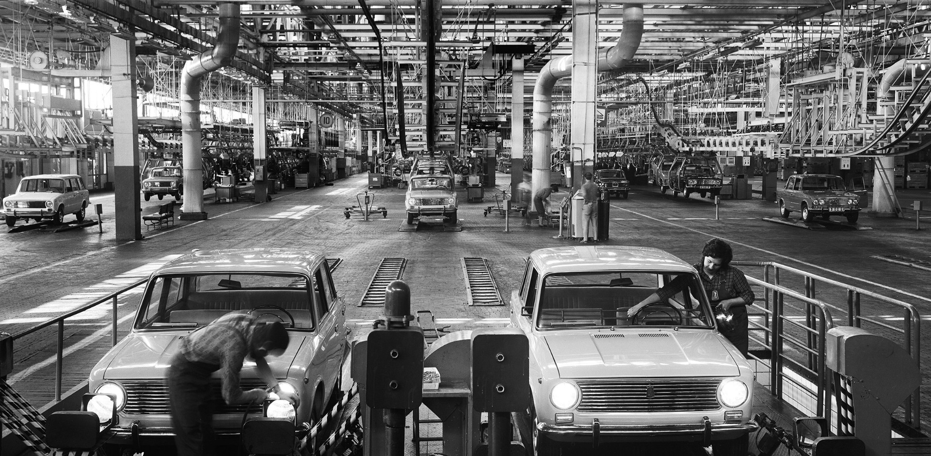 С праздником! С днем рождения Легендарной LADA 2101!